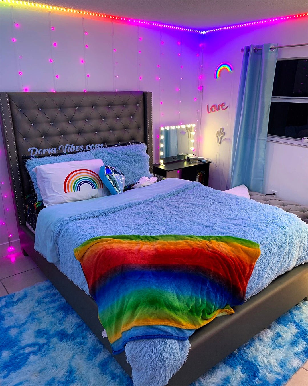 Lisslune | Neon Rainbow Shield