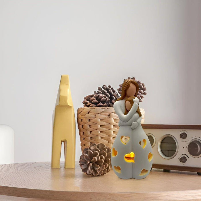 Lisslune | Charming Mother-Daughter Figure with Flickering Candleholder