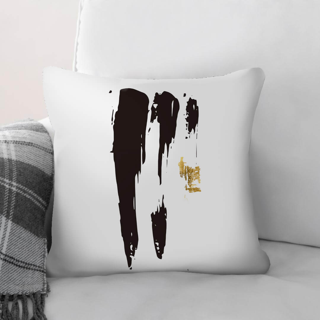 Lisslune | Noir Brush Work A Cushion