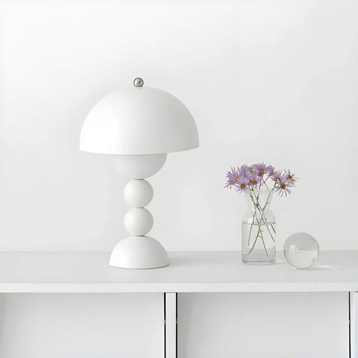 Lisslune | Modern Table Lamp in Scandinavian Design with Gold Accents