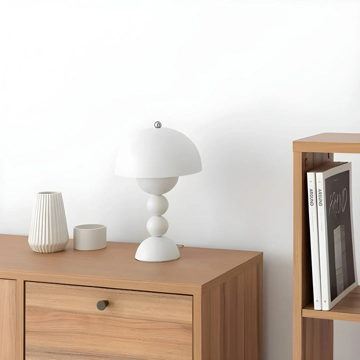 Lisslune | Modern Table Lamp in Scandinavian Design with Gold Accents