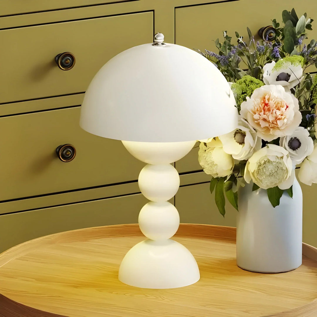 Lisslune | Modern Table Lamp in Scandinavian Design with Gold Accents