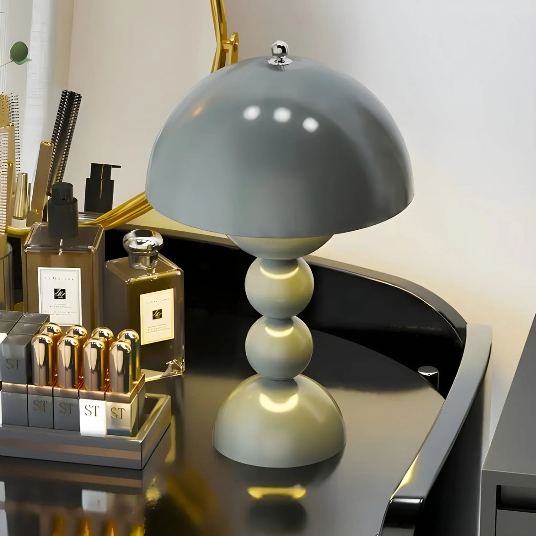 Lisslune | Modern Table Lamp in Scandinavian Design with Gold Accents