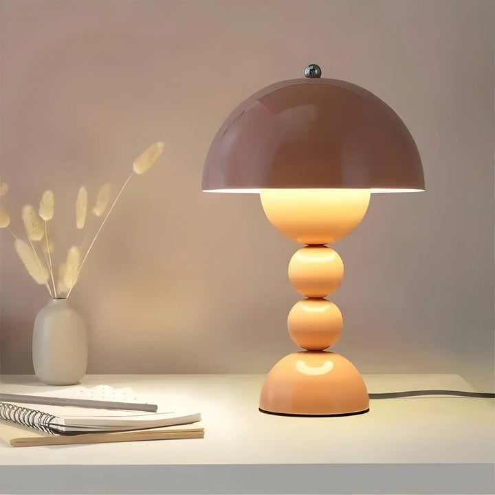 Lisslune | Modern Table Lamp in Scandinavian Design with Gold Accents