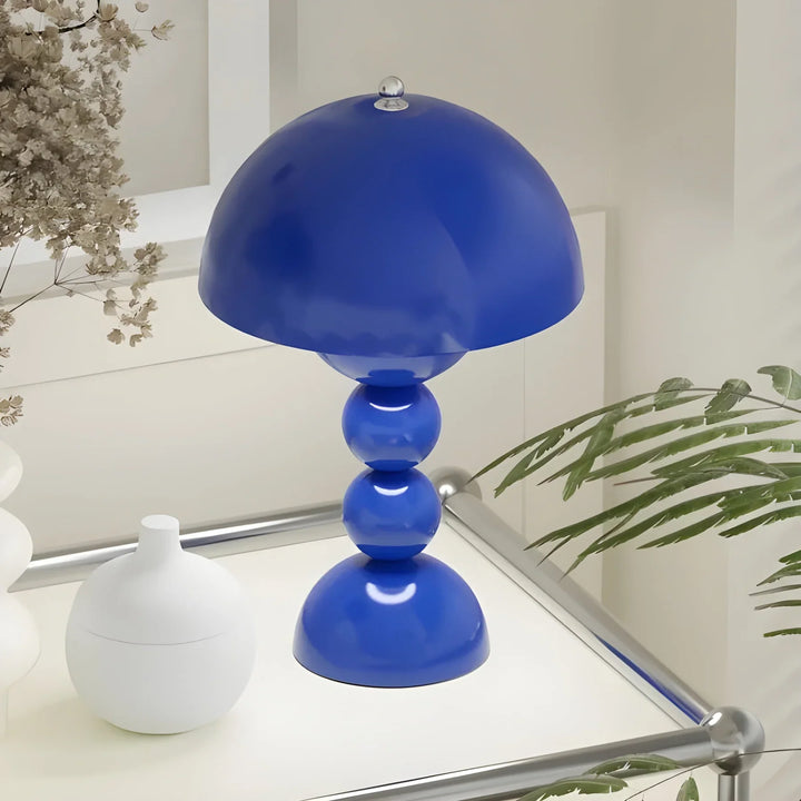 Lisslune | Modern Table Lamp in Scandinavian Design with Gold Accents