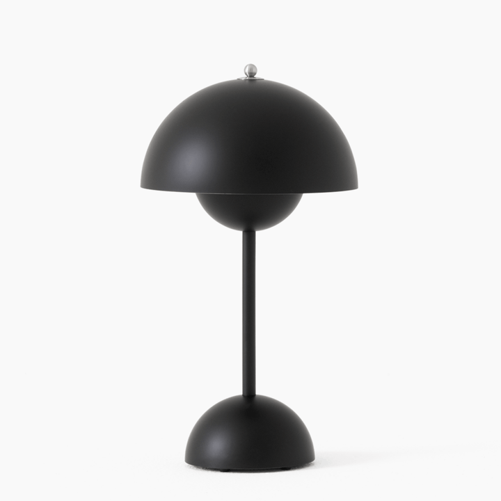 Lisslune | Add a touch of retro charm to your home with this lamp