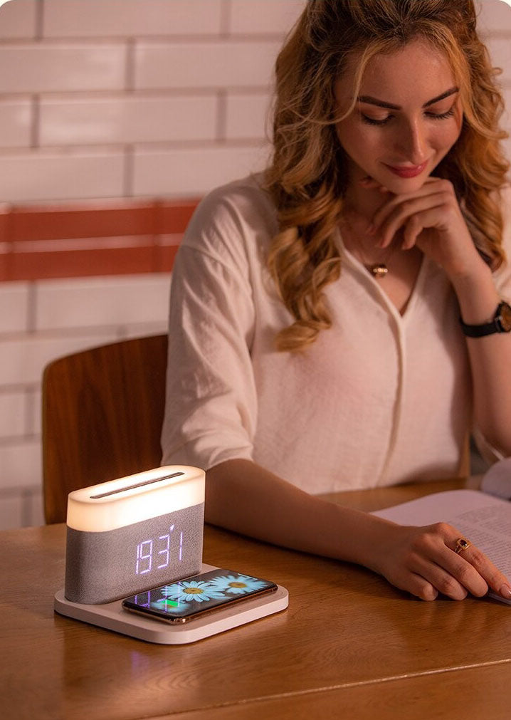 Lisslune | 3-in-1 Wireless Charger, LED Lamp & Digital Alarm Clock | Fast Charging Dock