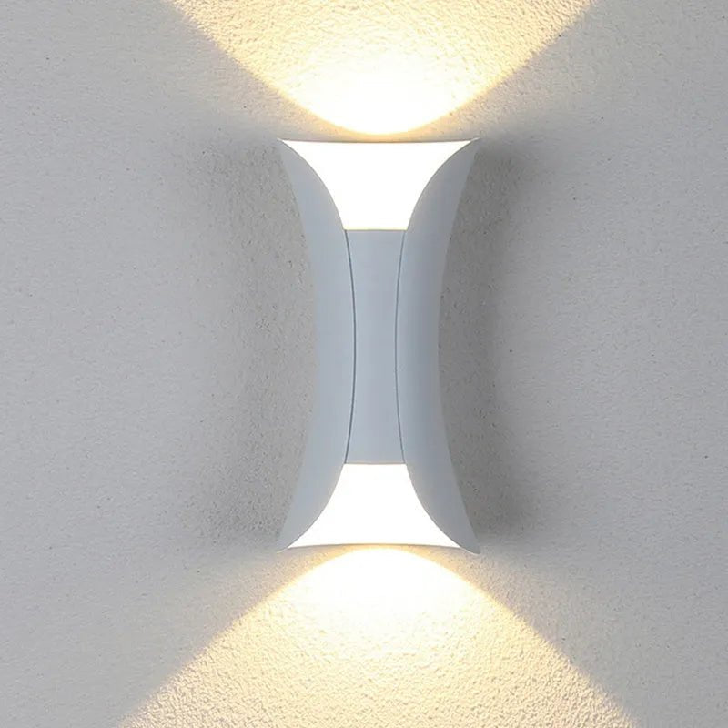 Lisslune | LUXEFLARE – Weatherproof Curved LED Wall Lamp for Modern Outdoor Spaces