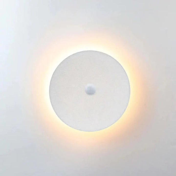 Lisslune | GLOWARC – Modern Outdoor LED Wall Lamp for Stylish Facades & Entrances