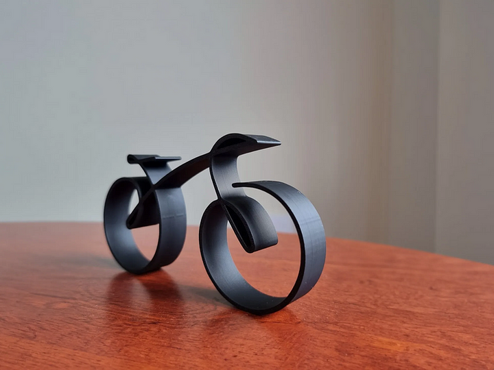 Lisslune | VeloWire Bike Silhouette – Minimalist Metal Wall Decoration for Cyclists