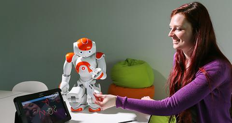Lisslune | High-Tech Artificial Intelligence Robot – Advanced Humanoid Companion