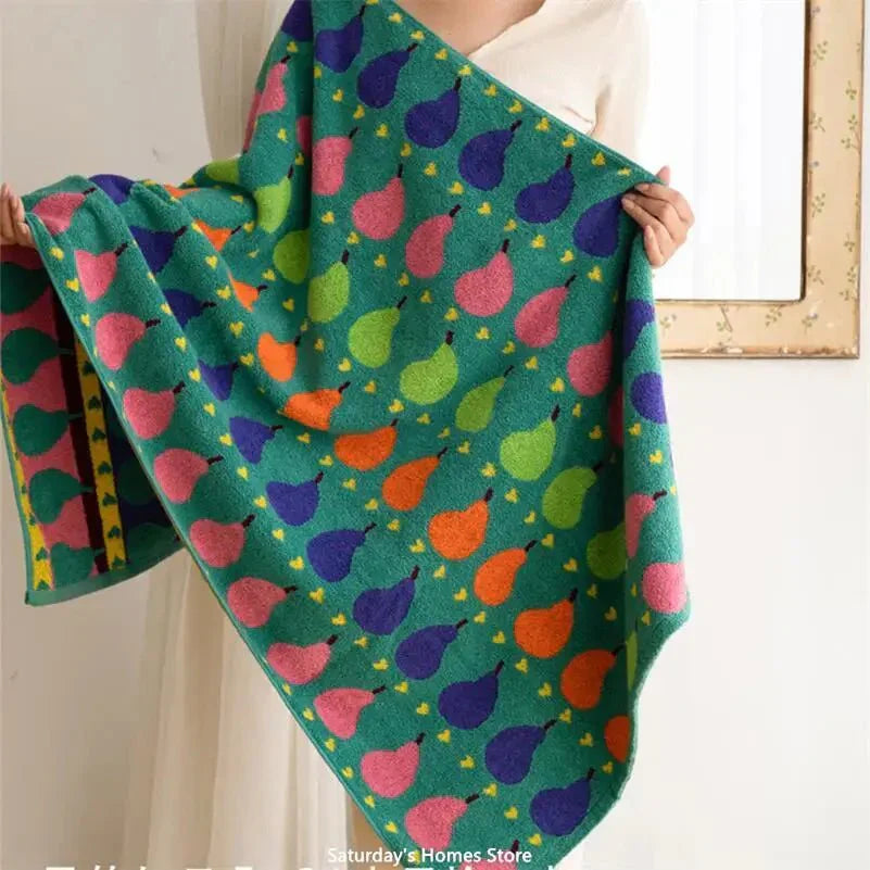 Lisslune | Soft children's towel made of cotton with pear motif