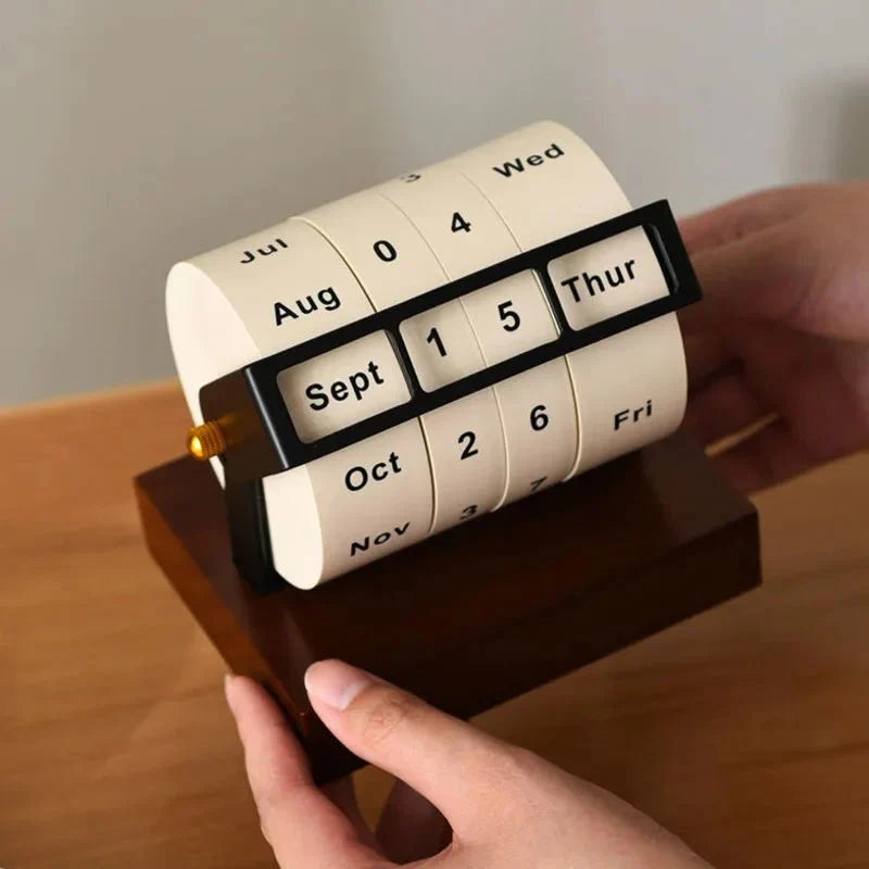 Lisslune | Perpetual Bike Desk Calendar