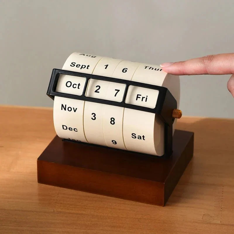 Lisslune | Perpetual Bike Desk Calendar