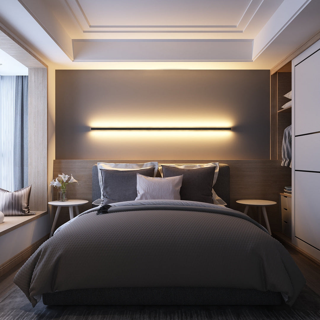 Lisslune | Linear minimalist and modern wall lamp