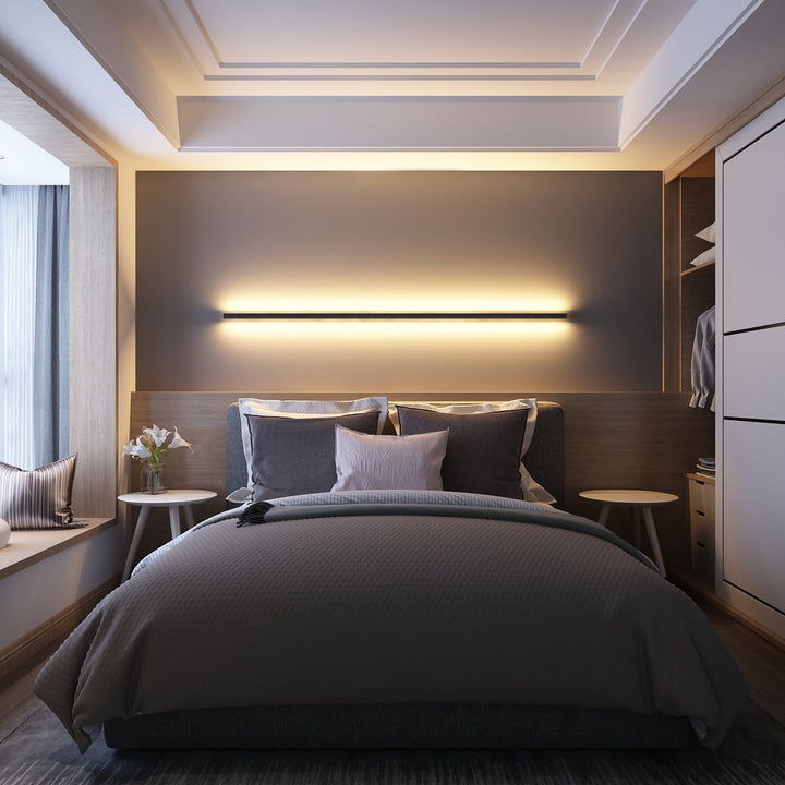 Lisslune | Linear minimalist and modern wall lamp