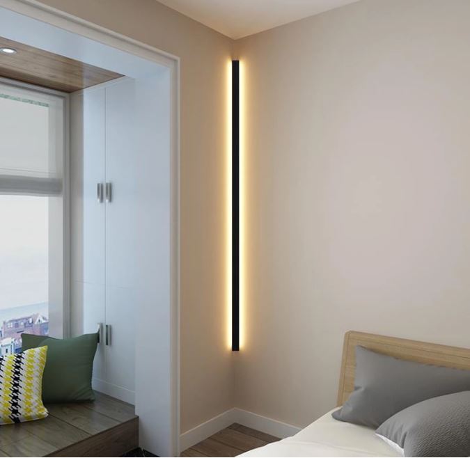 Lisslune | Linear minimalist and modern wall lamp
