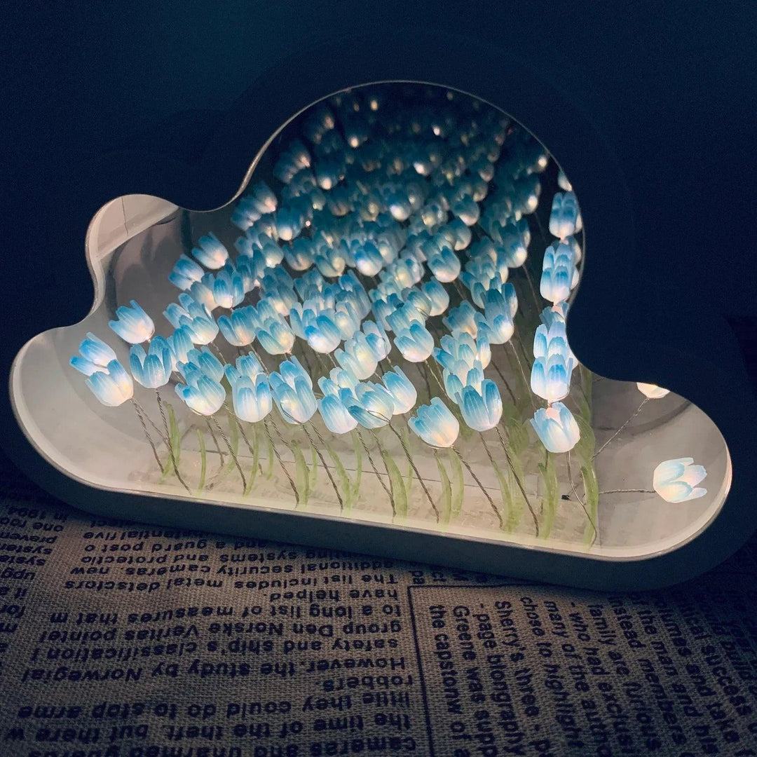 Lisslune | Tulip Cloud LED Mirror – Magical Light & Decorative Design