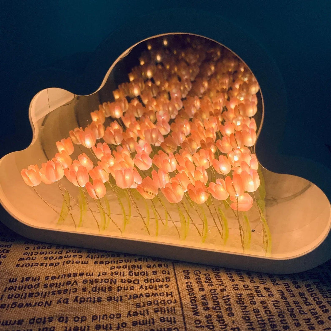 Lisslune | Tulip Cloud LED Mirror – Magical Light & Decorative Design