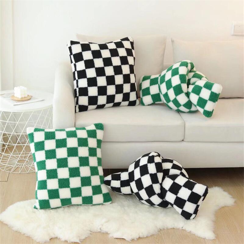 Lisslune | Plush Fleece Checkered Pillowcase