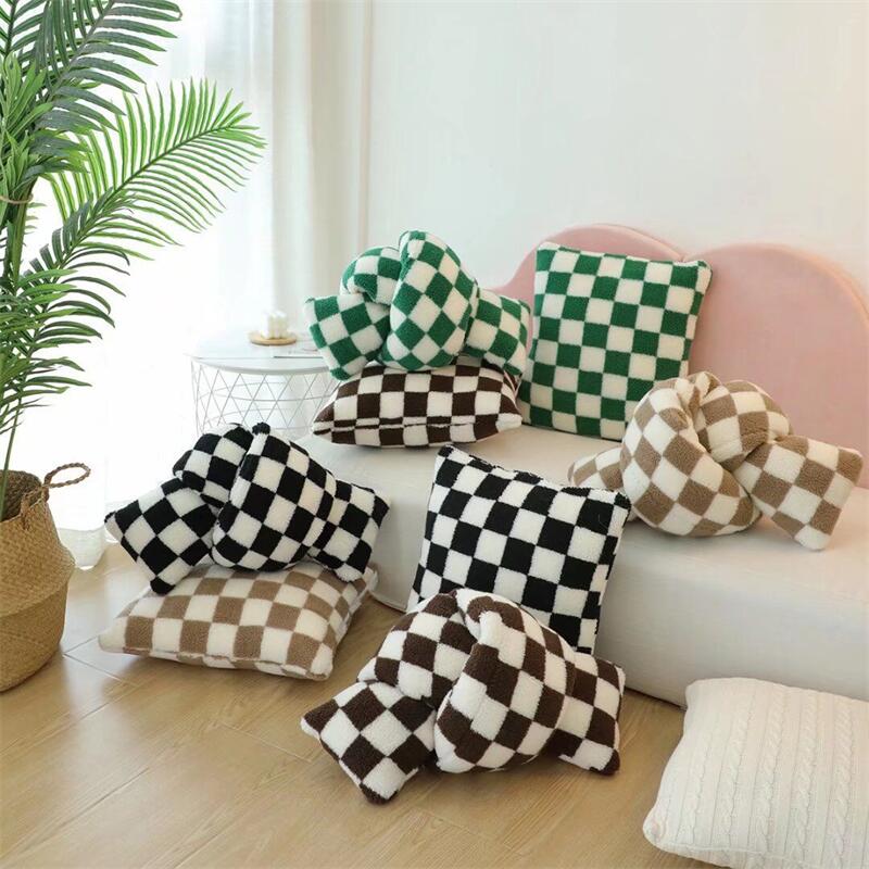 Lisslune | Plush Fleece Checkered Pillowcase
