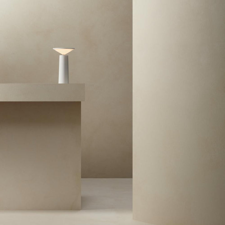 Lisslune | Portable Dimmable Table Lamp - LumoFlex