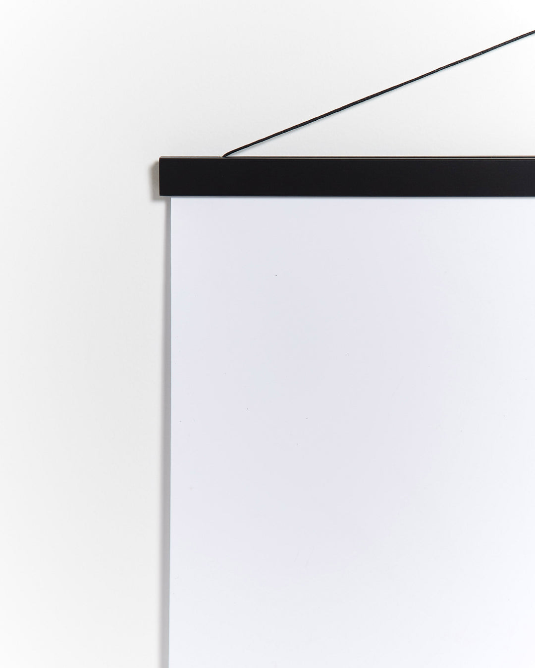 Lisslune | Magnetic black wooden poster holder, 60cm