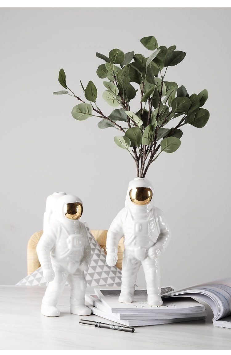 Lisslune | SpaceFlora - Astronaut flower holder