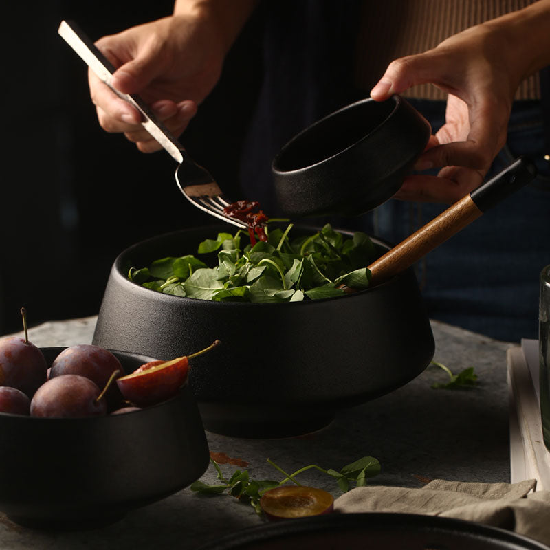 Lisslune | Elegant Matte Black Snack Bowl