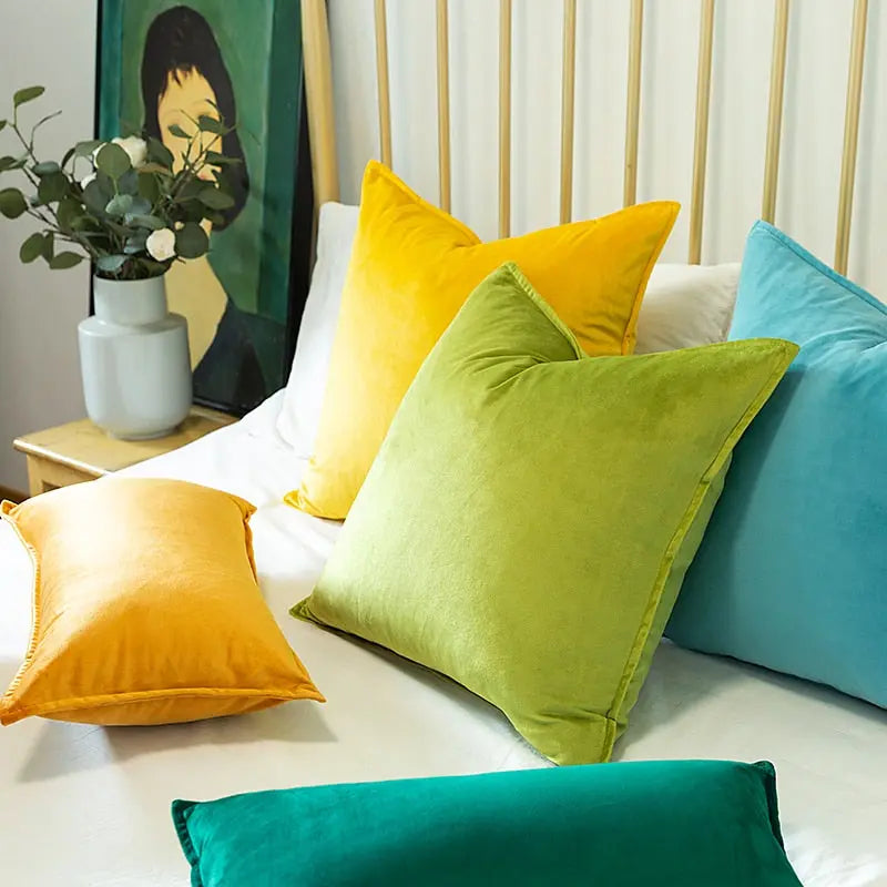 Lisslune | VelvetLuxe – Elegant velvet cushion cover with refined details
