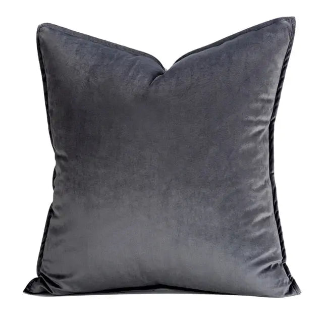 Lisslune | VelvetLuxe – Elegant velvet cushion cover with refined details
