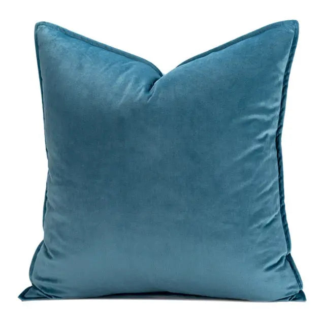 Lisslune | VelvetLuxe – Elegant velvet cushion cover with refined details
