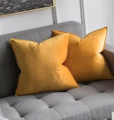 Lisslune | VelvetLuxe – Elegant velvet cushion cover with refined details