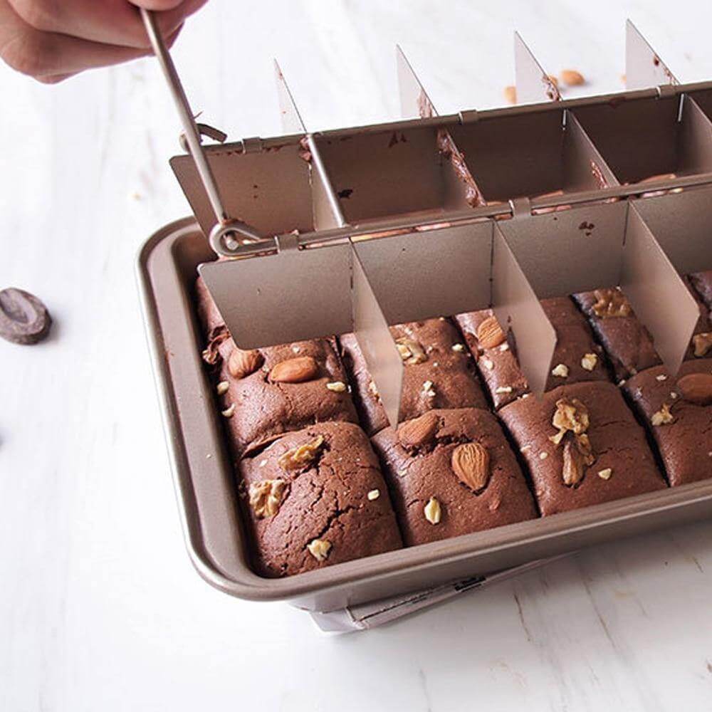 Lisslune | 18 Cavity Non-Stick Professional Cake Mold