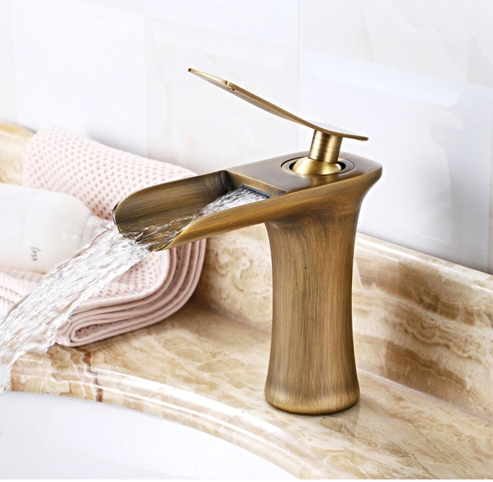 Lisslune | Modern Waterfall Bathroom Tap – Stylish Design & Elegant Water Flow