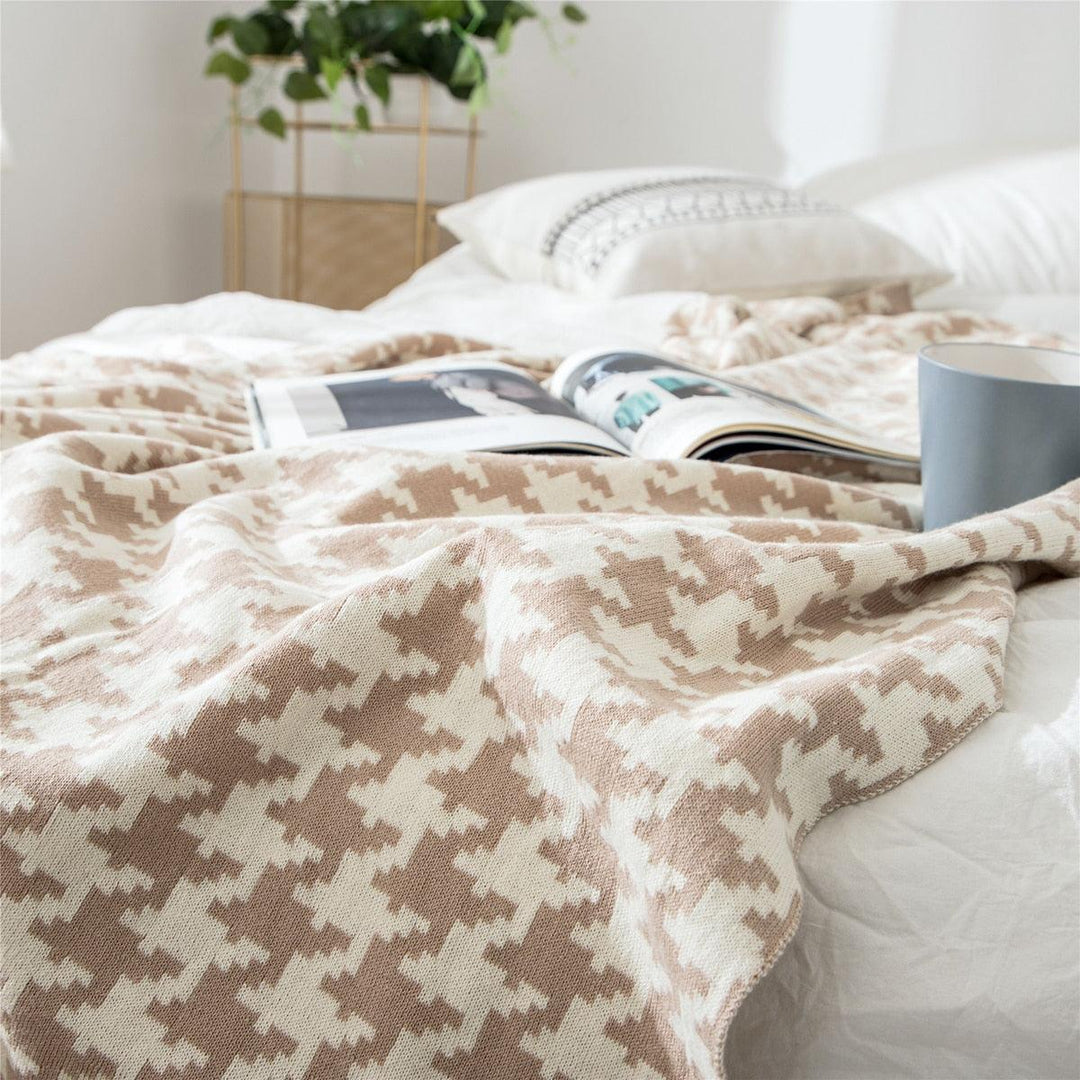 Lisslune | PlaidLuxe Houndstooth Throw Blanket | Checked Design | Soft & Cozy | Various Sizes