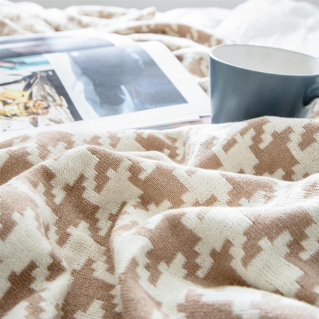 Lisslune | PlaidLuxe Houndstooth Throw Blanket | Checked Design | Soft & Cozy | Various Sizes