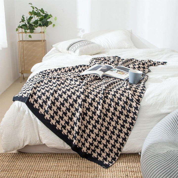 Lisslune | PlaidLuxe Houndstooth Throw Blanket | Checked Design | Soft & Cozy | Various Sizes