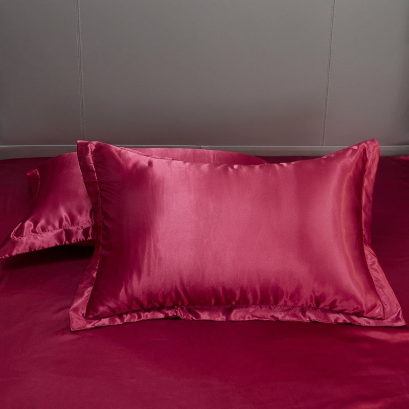 Lisslune | Satin Bedding Set - Burgundy
