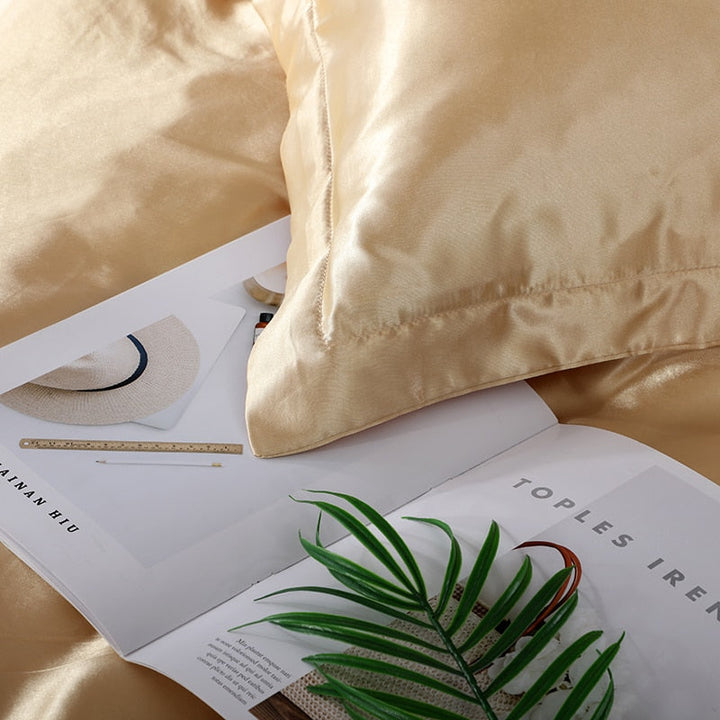 Lisslune | Satin Bedding Set - Pure Gold