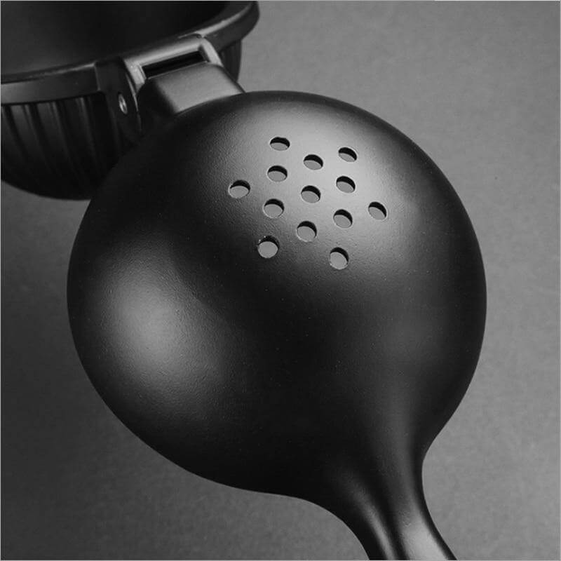 Lisslune | Minimal Lemon Squeezer