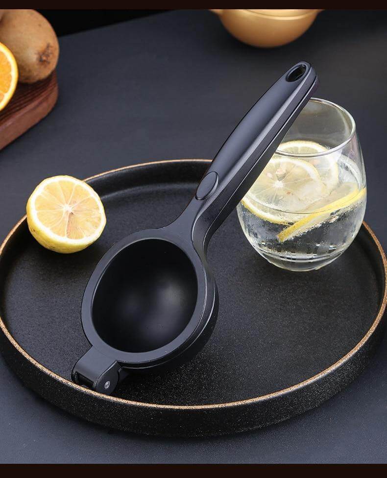 Lisslune | Minimal Lemon Squeezer