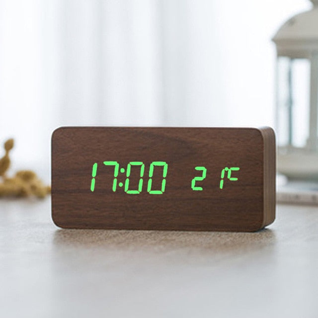 Lisslune | Minimalistic Digital LED Alarm Clock with Voice Control – Sleek Design and Clear Display for Effortless Mornings