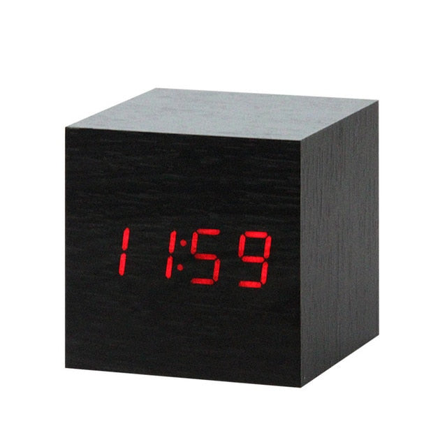 Lisslune | Minimalistic Digital LED Alarm Clock with Voice Control – Sleek Design and Clear Display for Effortless Mornings