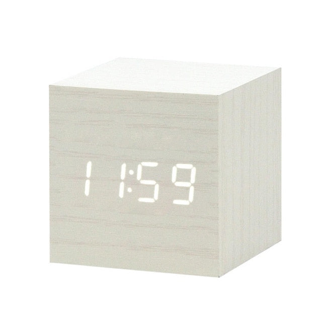 Lisslune | Minimalistic Digital LED Alarm Clock with Voice Control – Sleek Design and Clear Display for Effortless Mornings