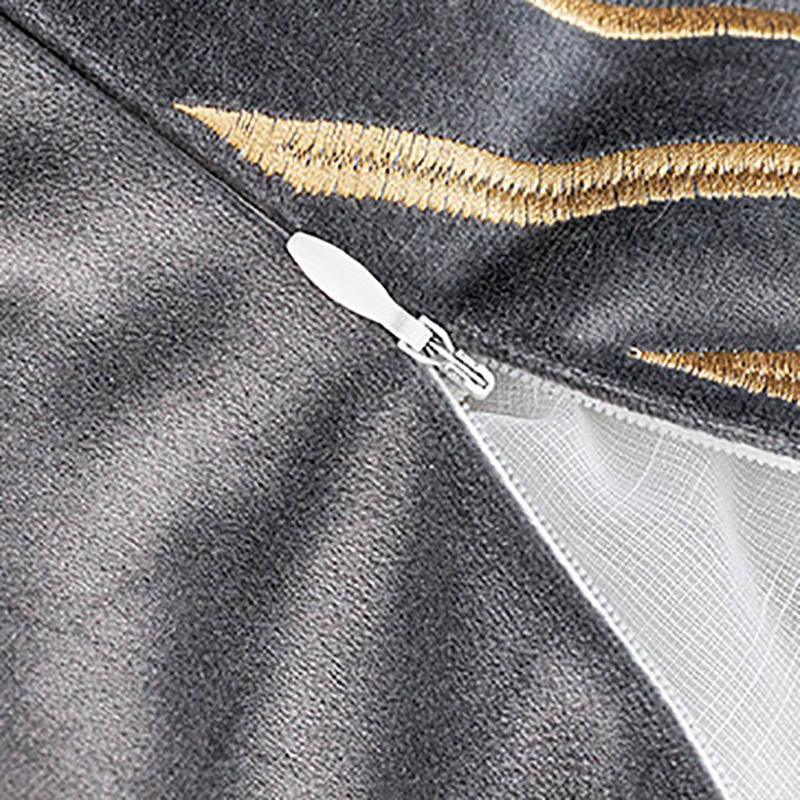 Lisslune | The gilded luxury velvet cushion cover