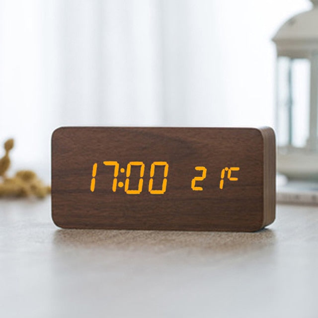 Lisslune | Minimalistic Digital LED Alarm Clock with Voice Control – Sleek Design and Clear Display for Effortless Mornings