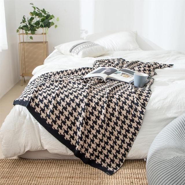 Lisslune | PlaidLuxe Houndstooth Throw Blanket | Checked Design | Soft & Cozy | Various Sizes