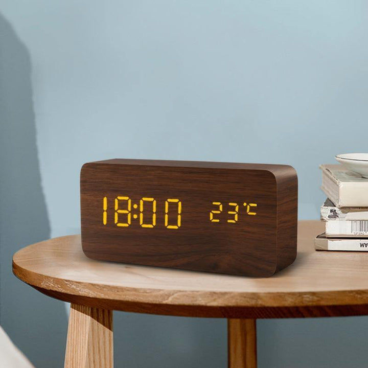 Lisslune | LED Alarm Clock in Wooden Cube Form