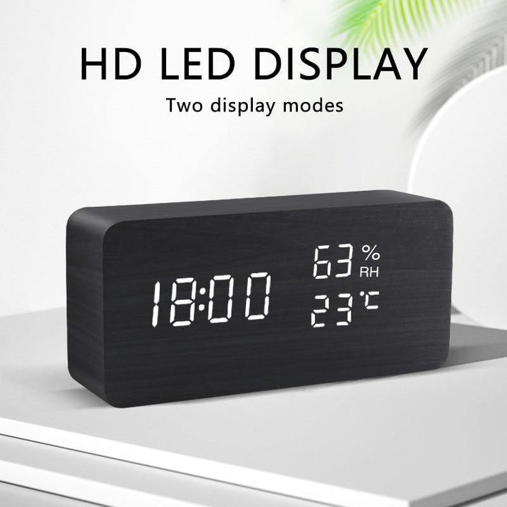 Lisslune | LED Alarm Clock in Wooden Cube Form